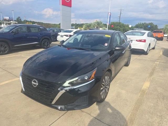 Used 2025 Black Nissan 2.5 SV image 5