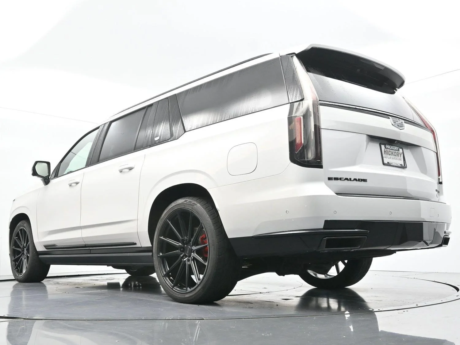 Used 2021 Crystal White Tricoat Cadillac Sport Platinum image 53