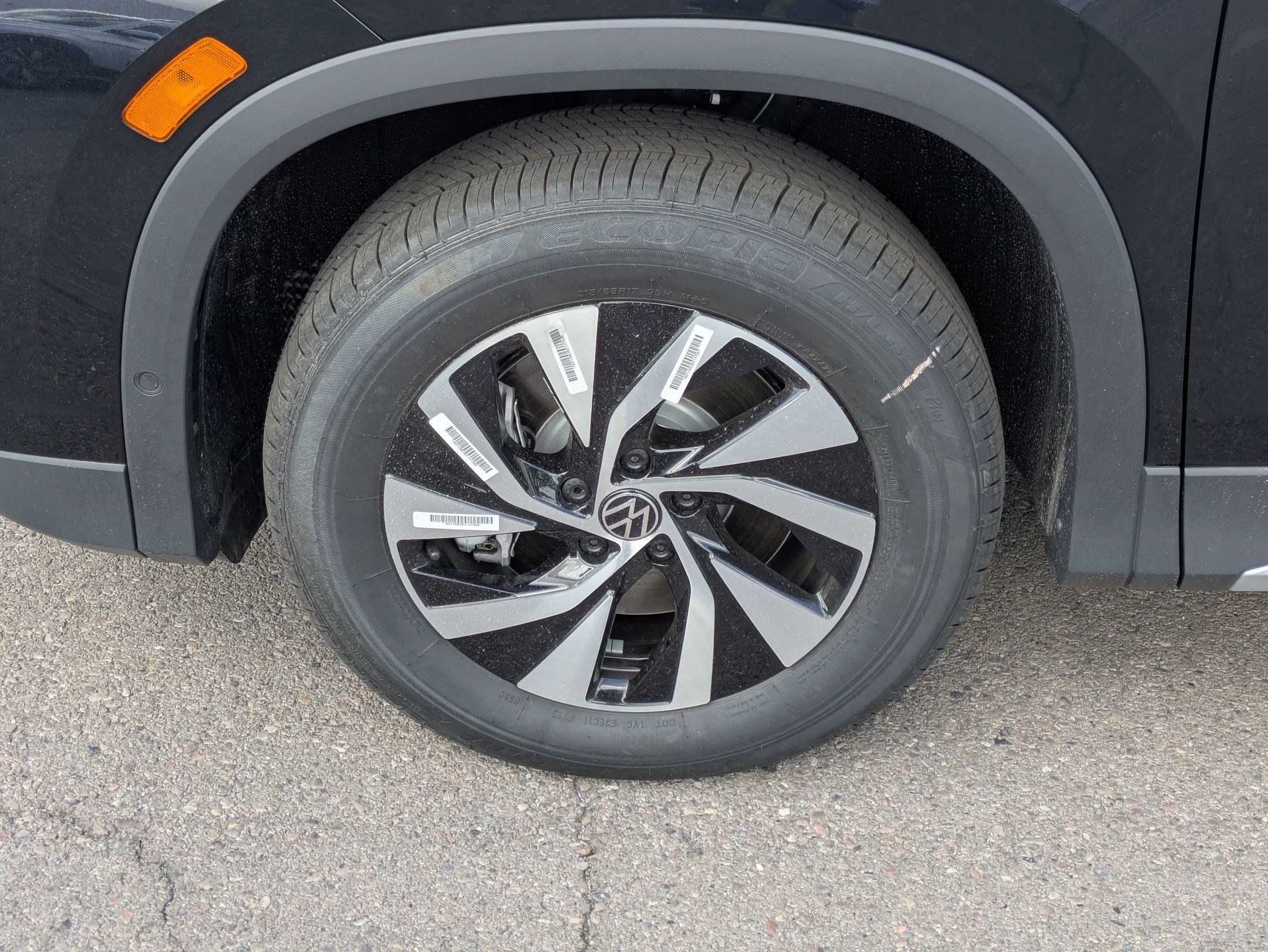 New 2026 Deep Black Pearl Volkswagen S image 15