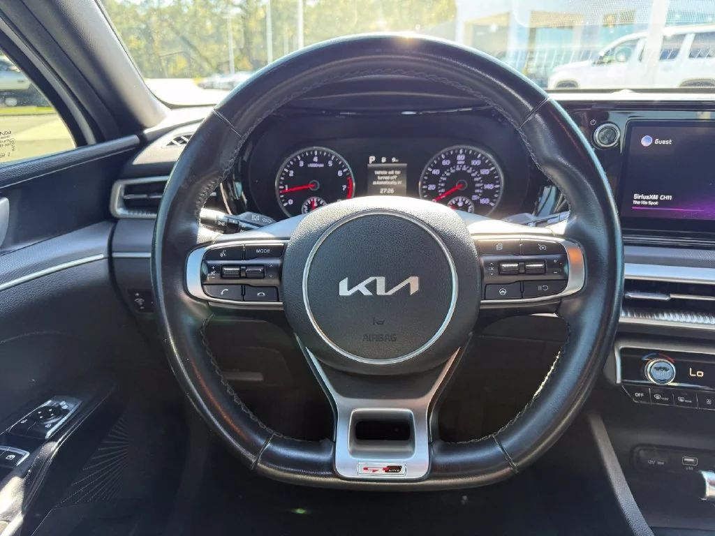 Used 2022 White Kia GT-Line image 9
