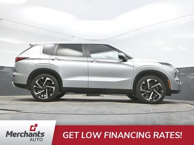 Used 2024 Silver Mitsubishi SE image 42