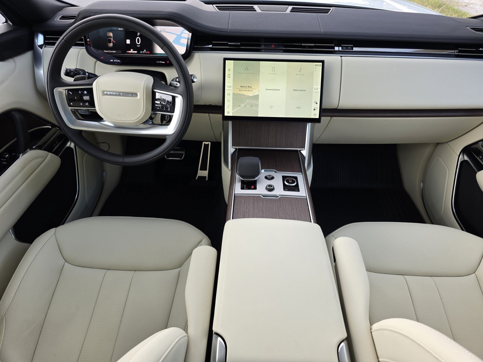 New 2027 Fuji White Land Rover P400 SE image 4