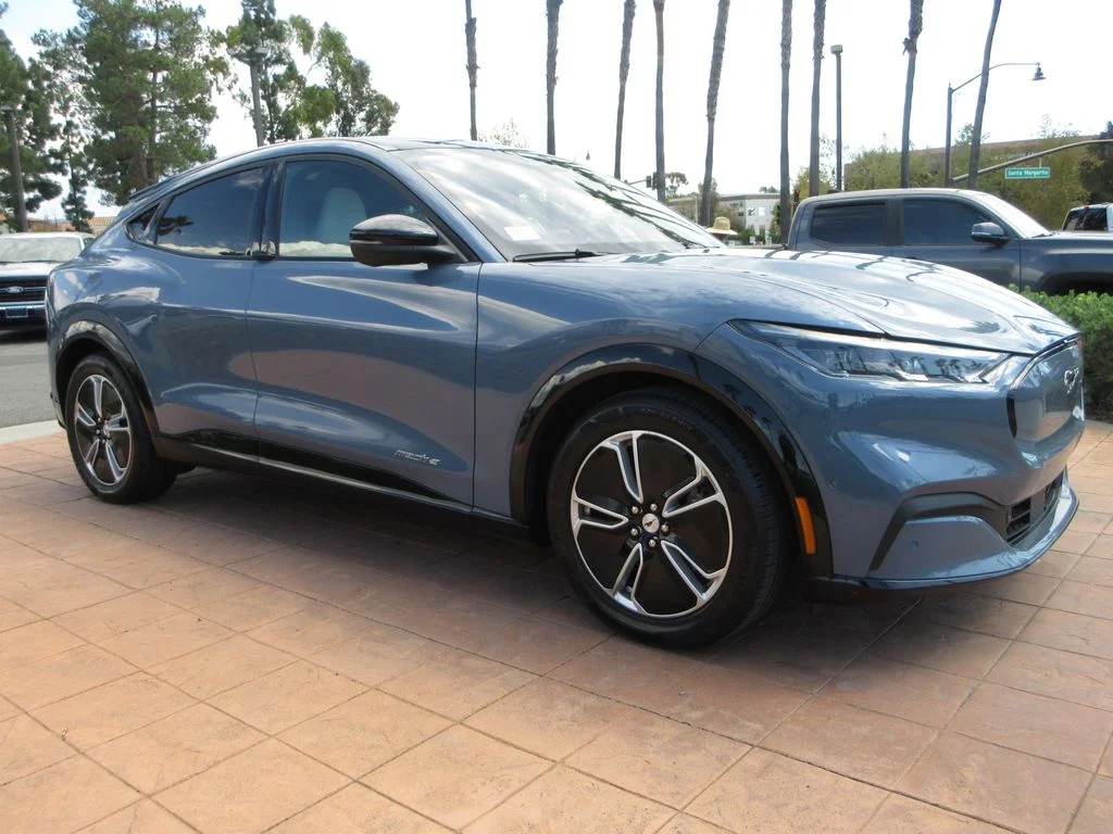 Certified Used 2023 Vapor Blue Ford Premium image 7