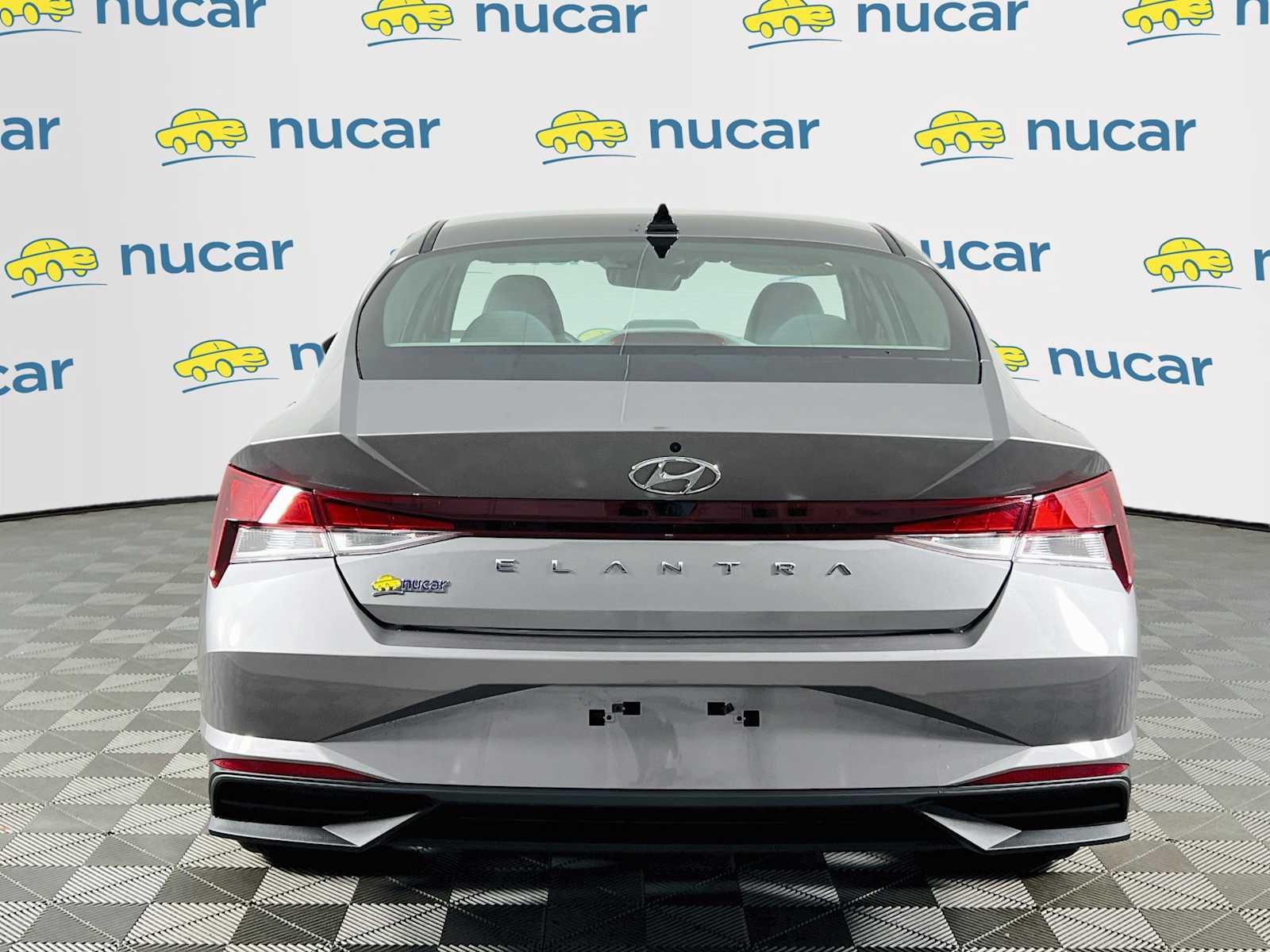 Certified Used 2023 Fluid Metal Hyundai SEL image 6
