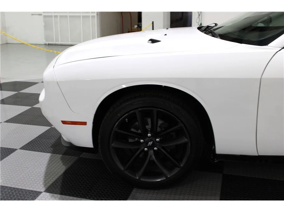 Used 2021 White Knuckle Clearcoat Dodge SXT image 9