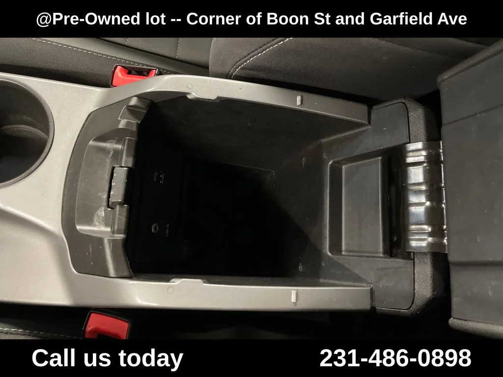 Used 2015 Silver Ford SE image 27
