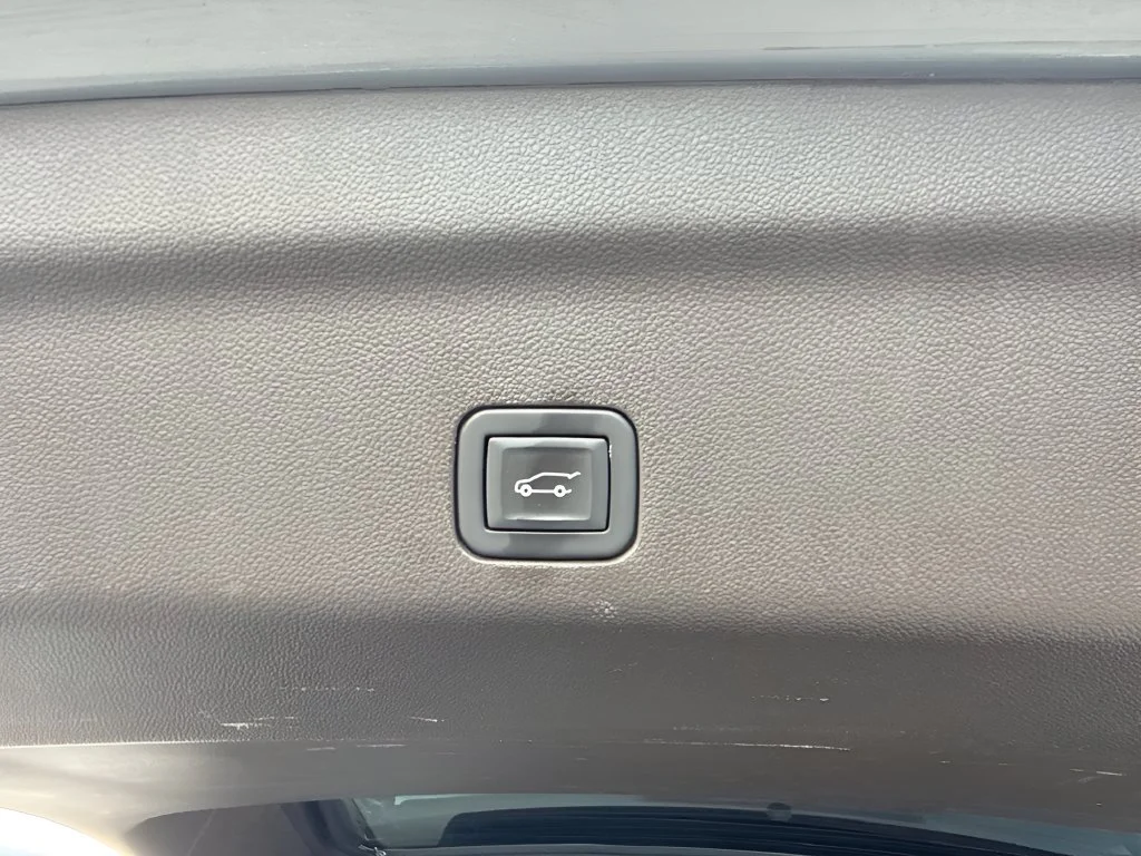 Used 2023 STERLING GRAY METALLIC Chevrolet Z71 image 35