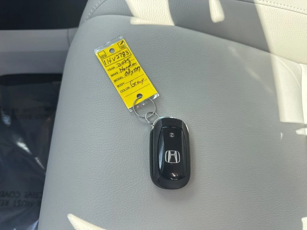 Used 2025 Gray Honda EX-L image 34
