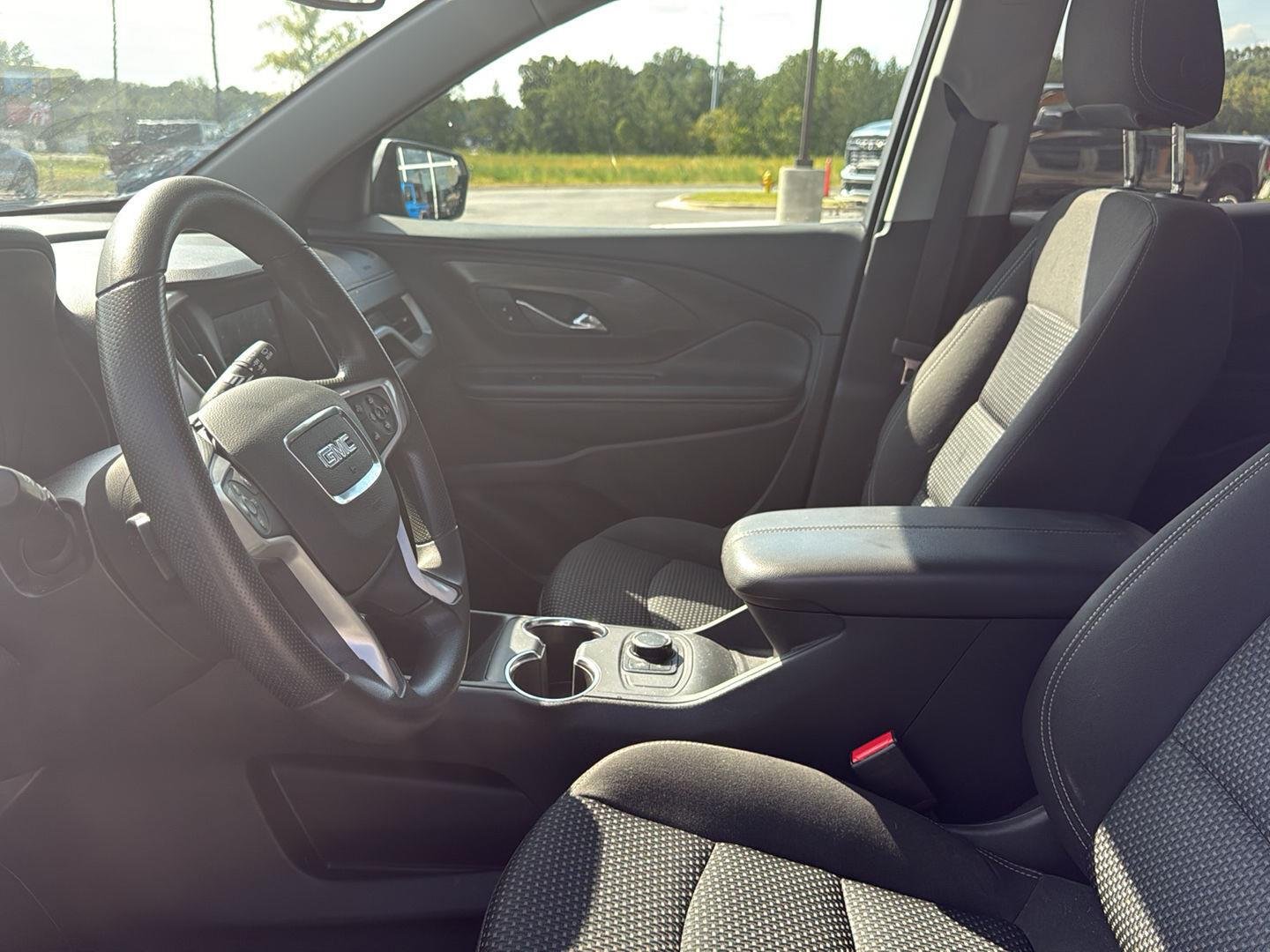 Used 2024 Summit White GMC SLE image 18