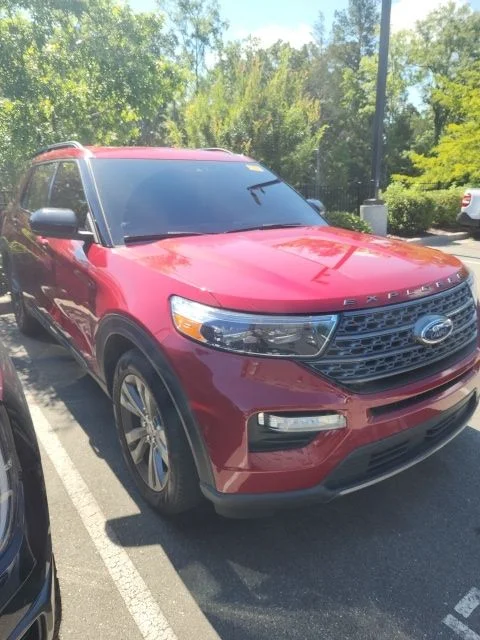 Used 2023 Red Ford XLT image 2