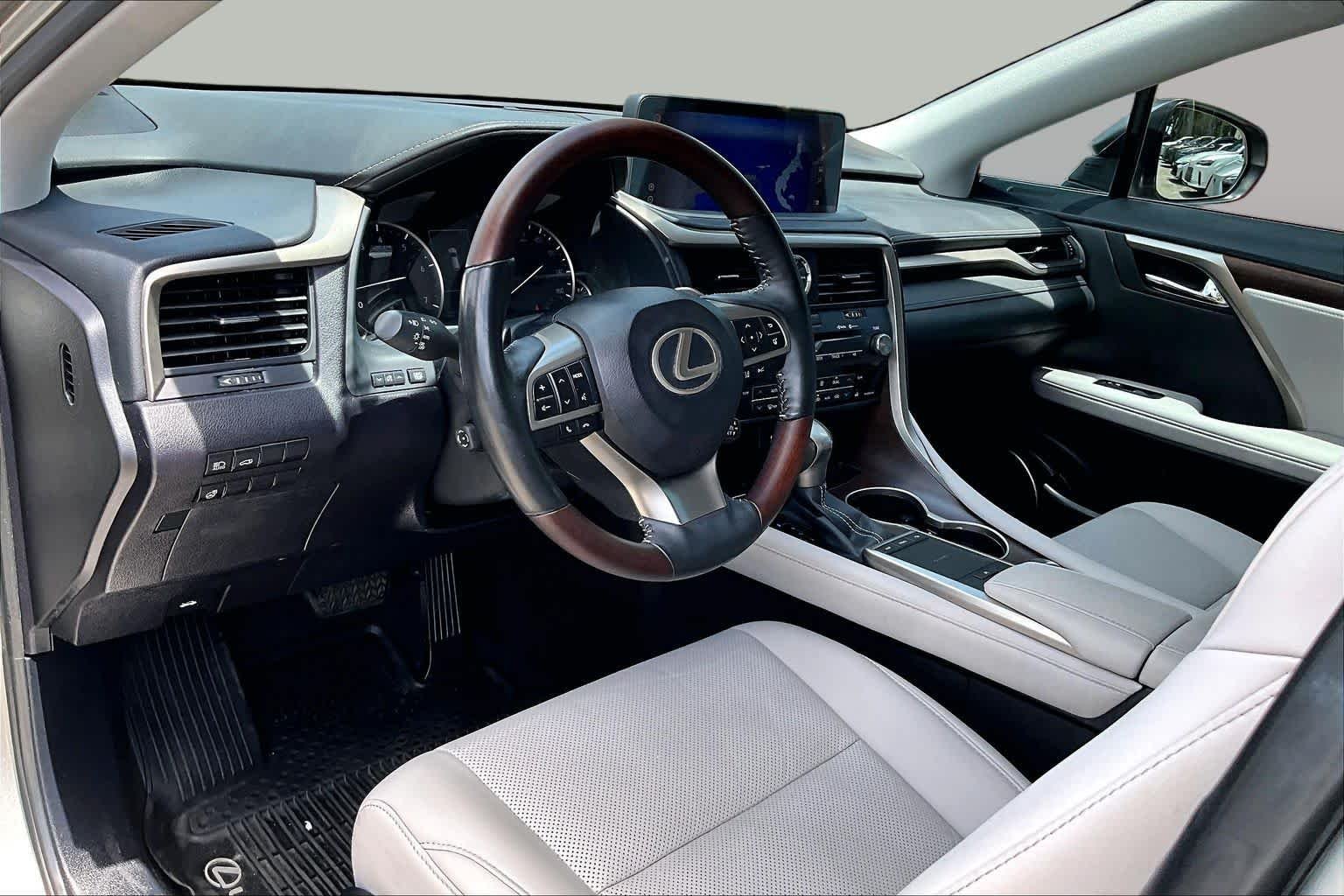 Certified Used 2020 Atomic Silver Lexus  image 18