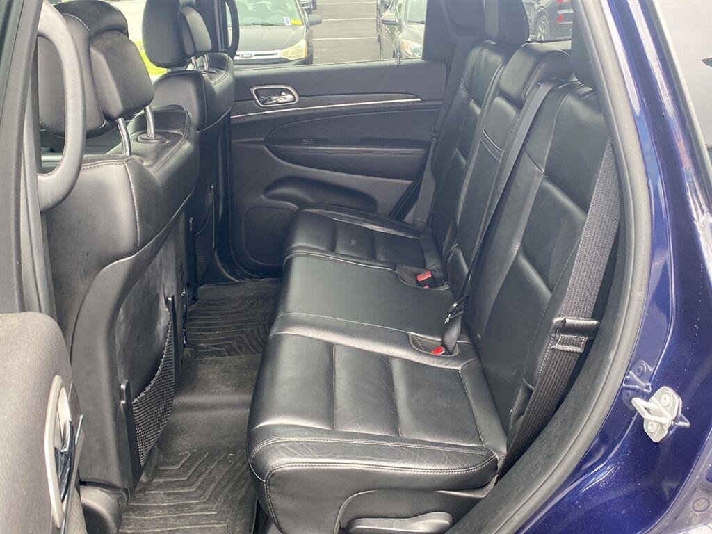 Used 2018 True Blue Pearlcoat Jeep Limited image 14