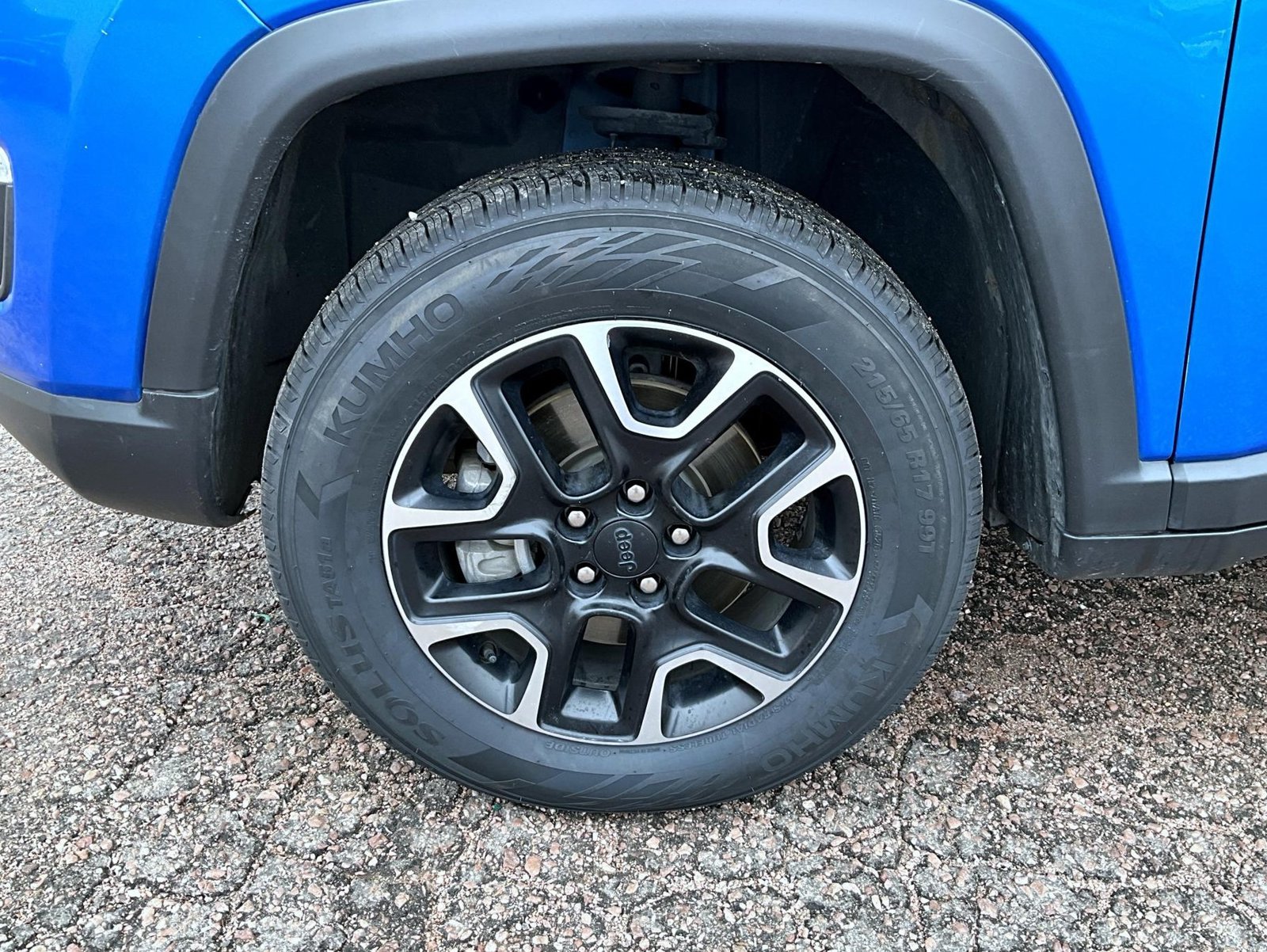 Used 2021 Blue Jeep Trailhawk image 22