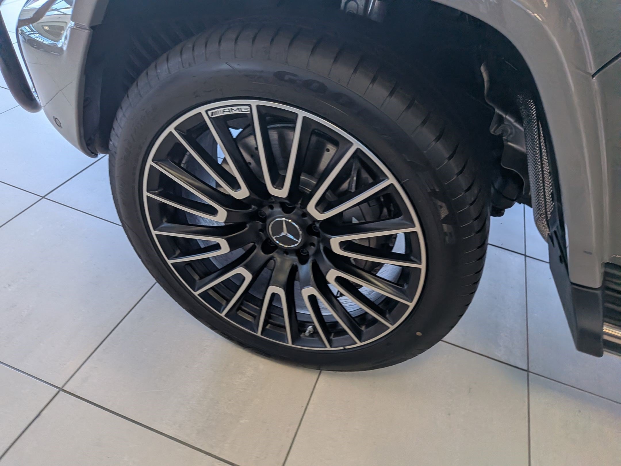 New 2027 MANUFAKTUR Arabian Grey Non- Metallic Mercedes-Benz AMG® G 63 SUV image 57