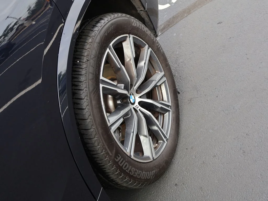 Used 2026 Black BMW xDrive40i image 41