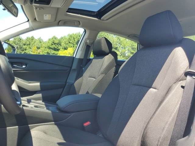 2025 Honda Accord SE - Photo 13