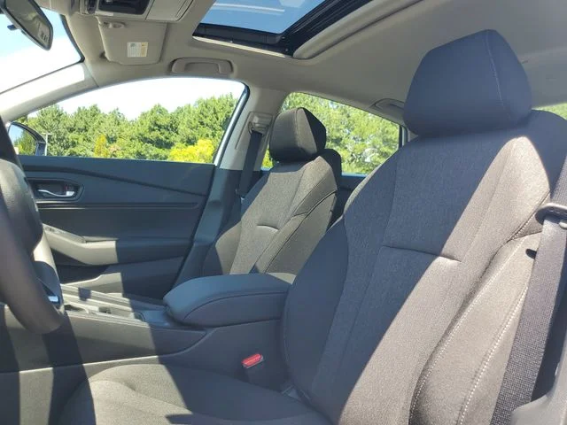 2025 Honda Accord SE - Photo 13