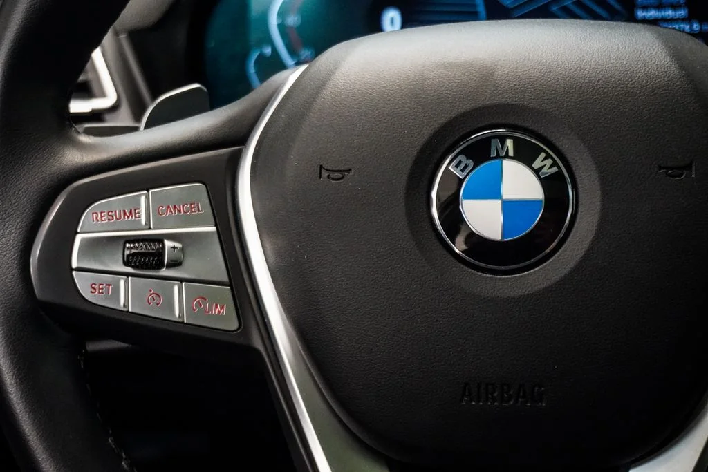 Used 2022 Black BMW sDrive30i image 17
