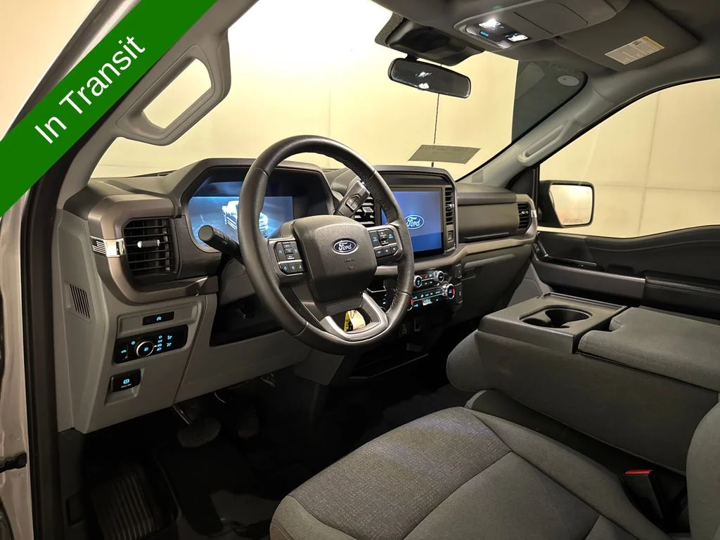 Used 2025 Silver Ford XLT image 4