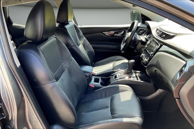 Used 2022 Gray Nissan SL image 30