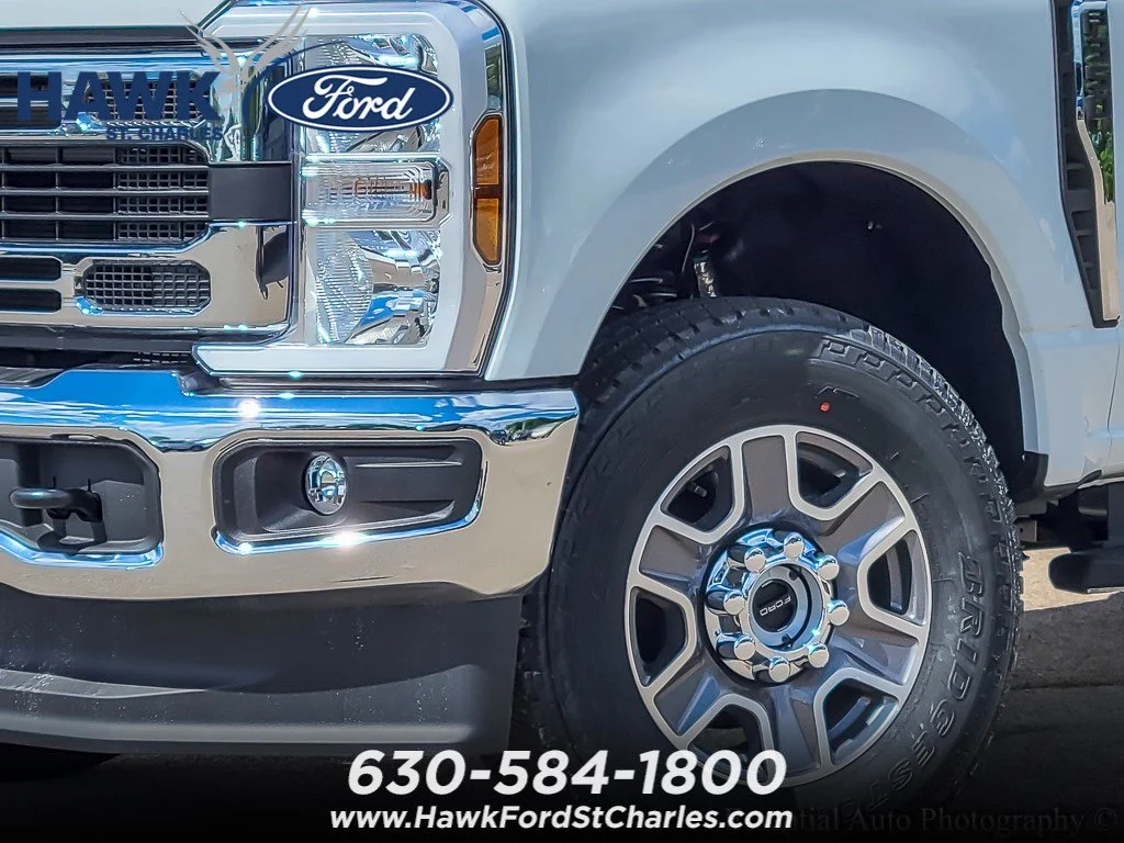 New 2025 Oxford White Ford F-350® XLT image 2