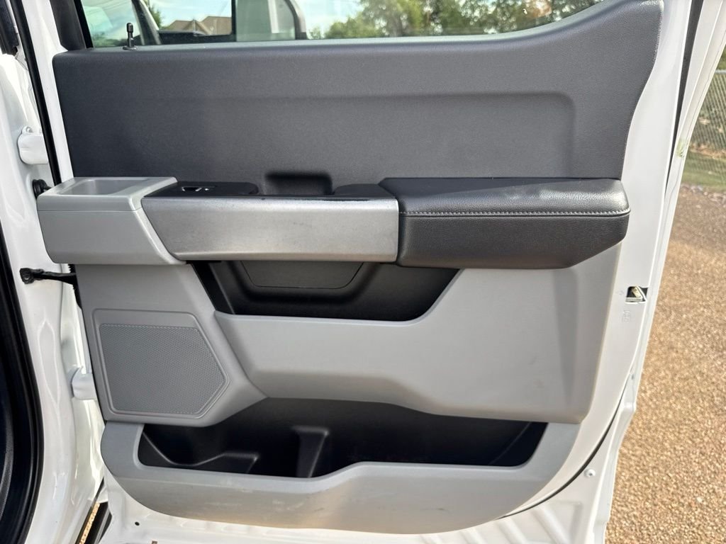 Used 2024 Oxford White Ford XLT image 32