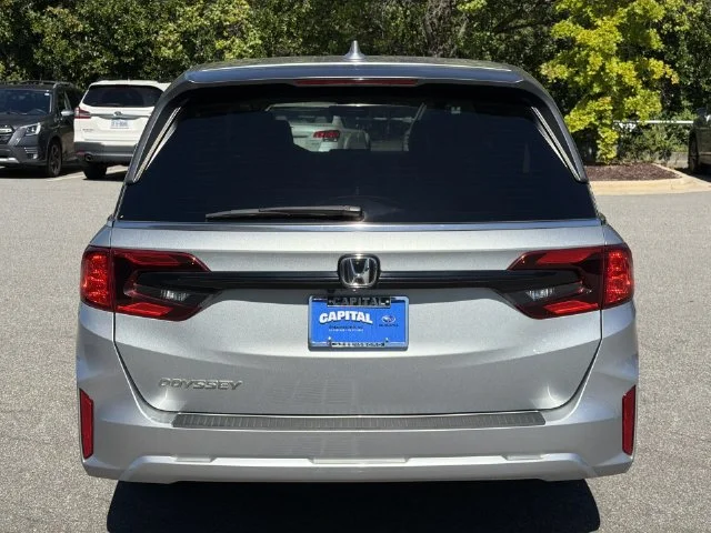 Used 2025  Honda EX-L image 12