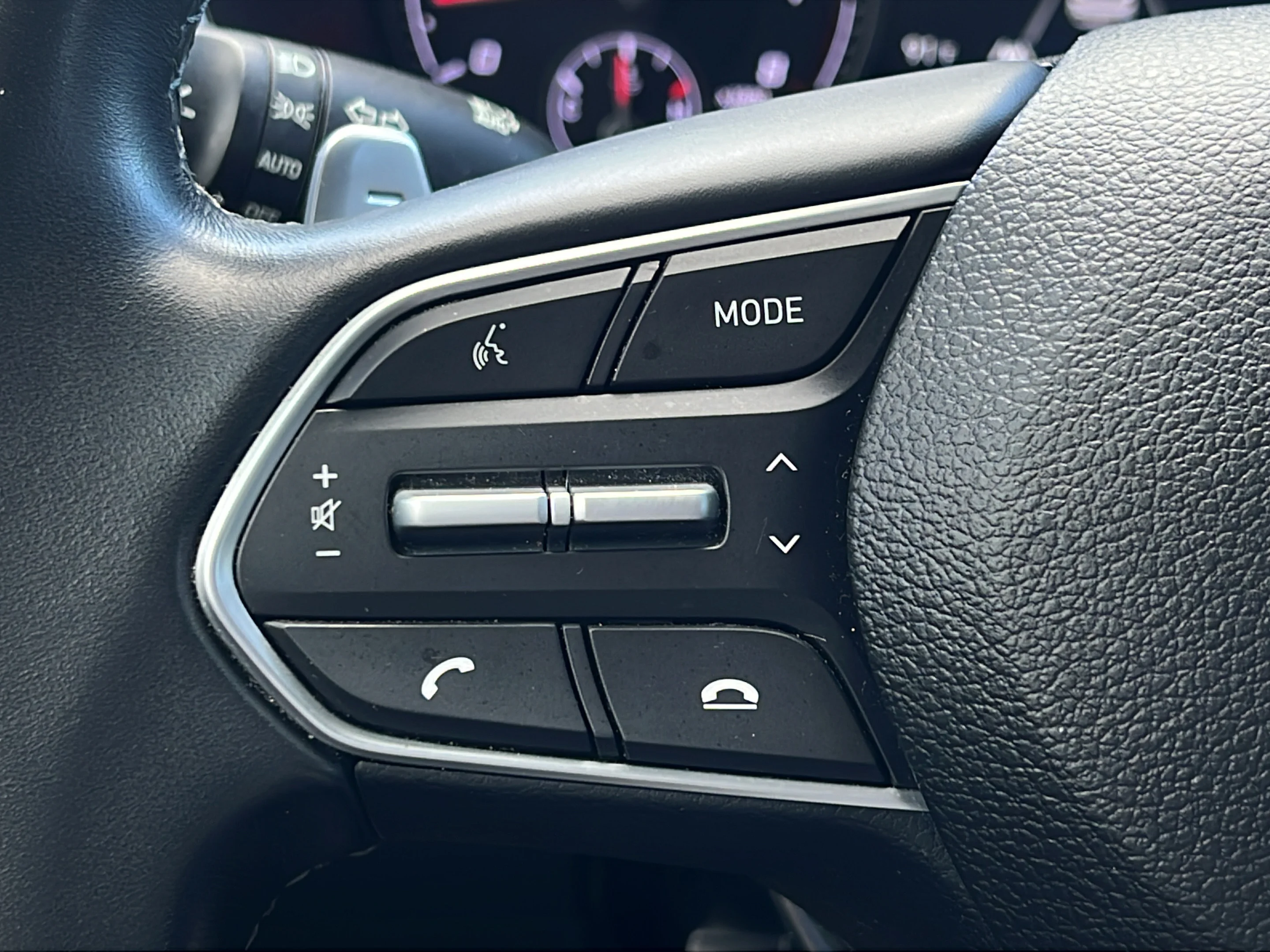 Used 2023 Hampton Gray Hyundai SEL image 19