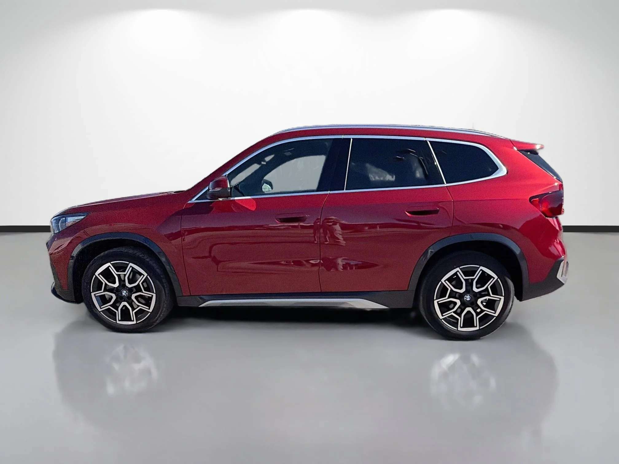 Used 2026 Vegas Red Metallic BMW xDrive28i image 6