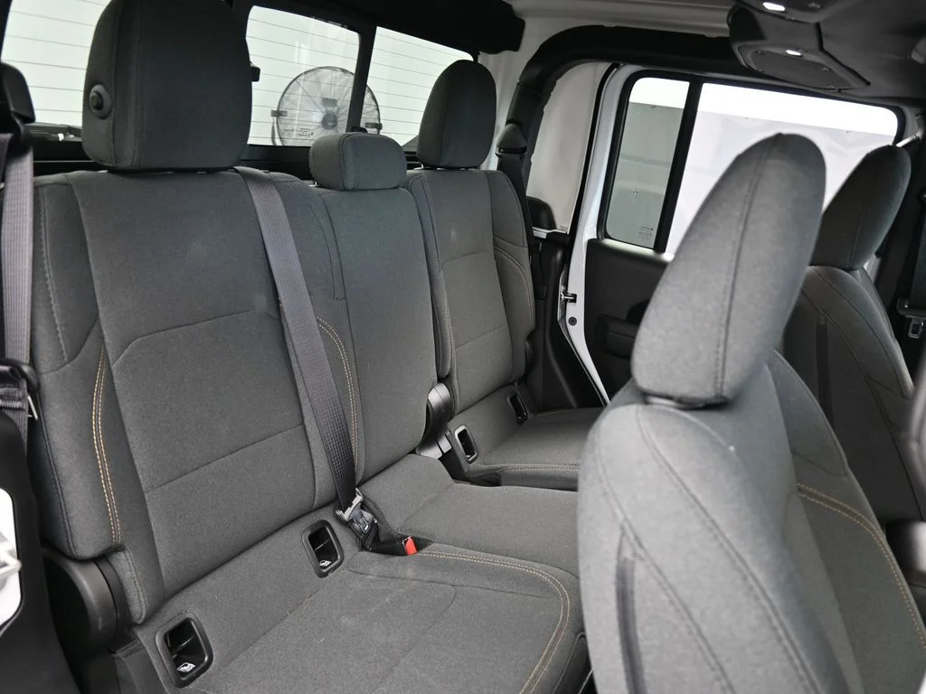2024 Jeep Gladiator Willys - Photo 45
