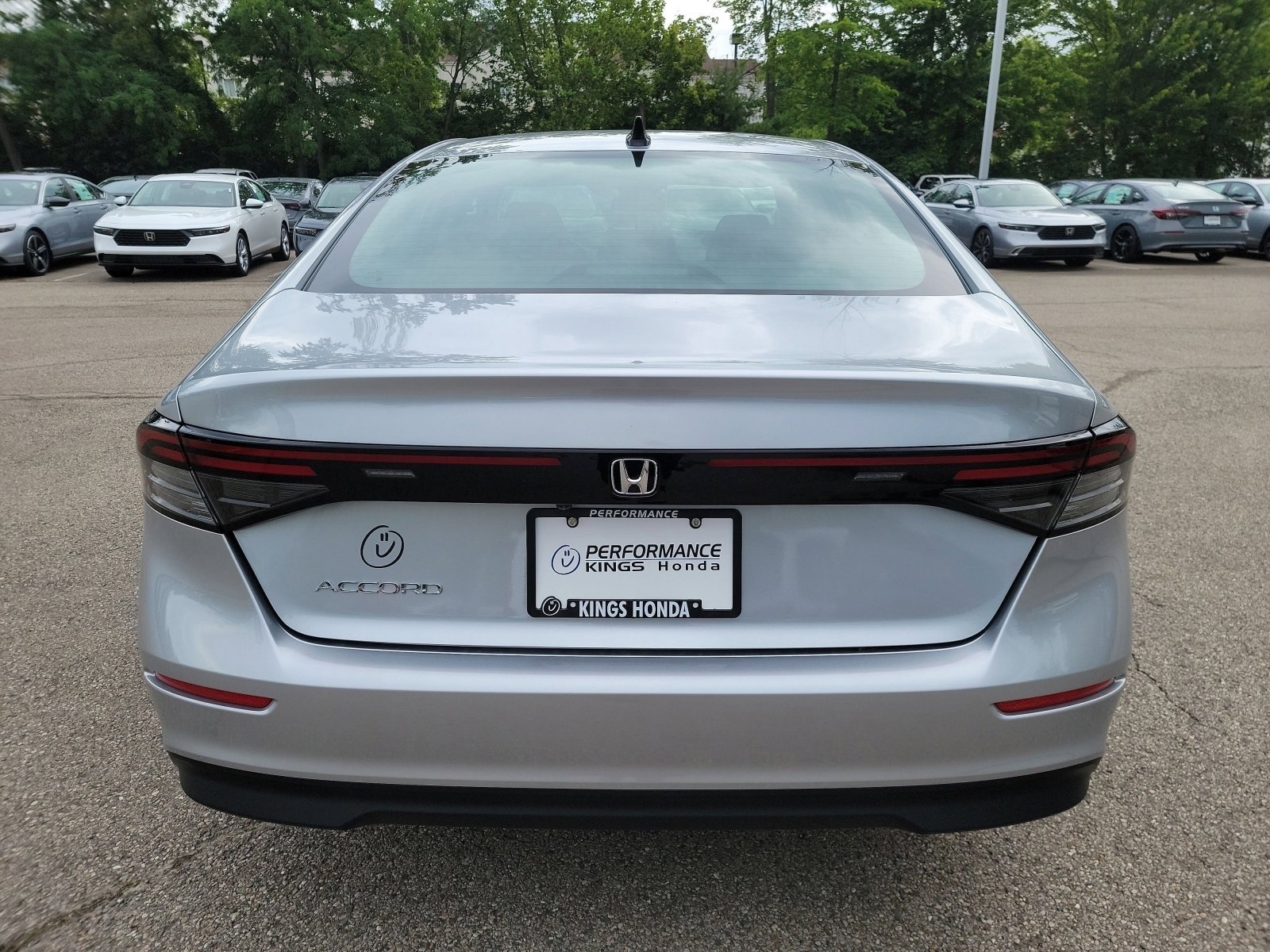 Used 2025 Silver Honda SE image 25