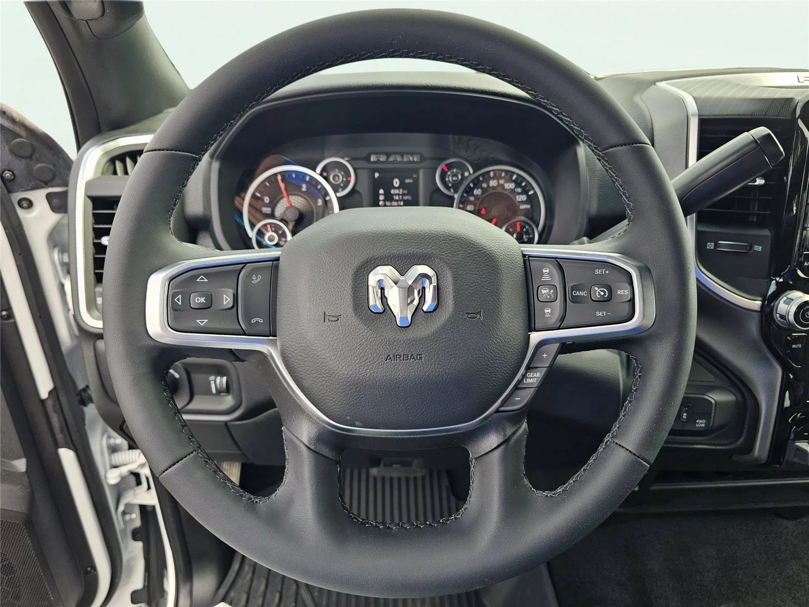2026 RAM 2500 Big Horn - Photo 23