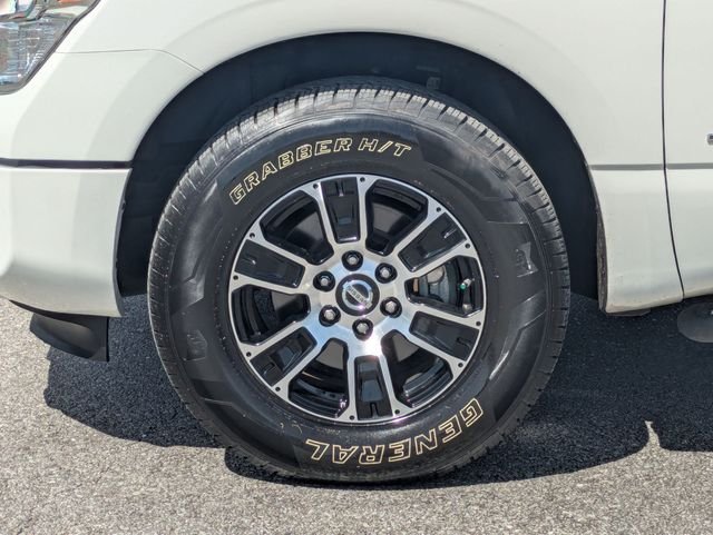 Used 2022 White Nissan SV image 9