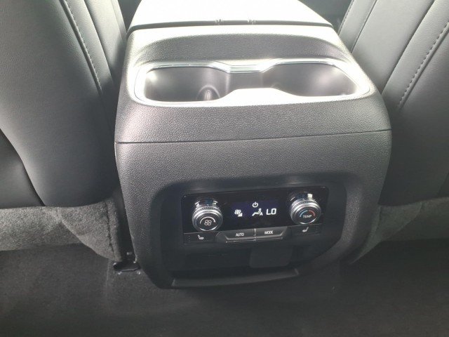 2026 GMC Acadia Elevation - Photo 16