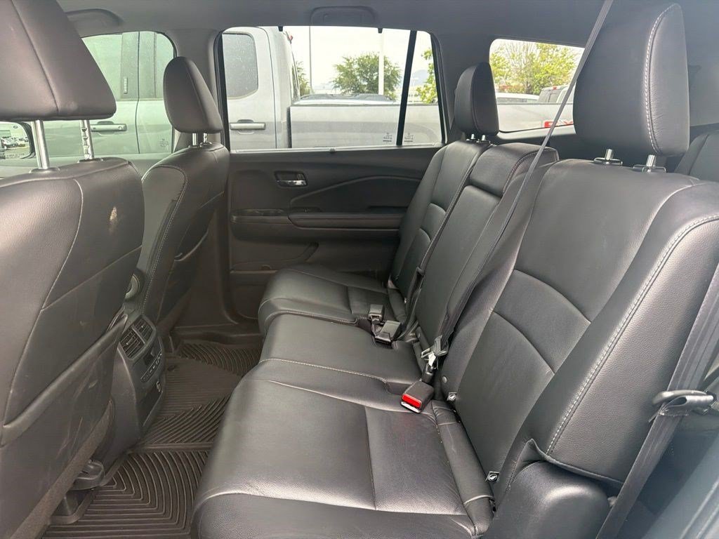 Used 2022 White Honda EX-L image 3