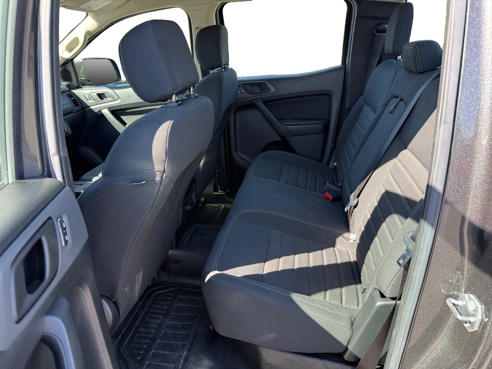 Used 2020 Magnetic Ford XL image 16