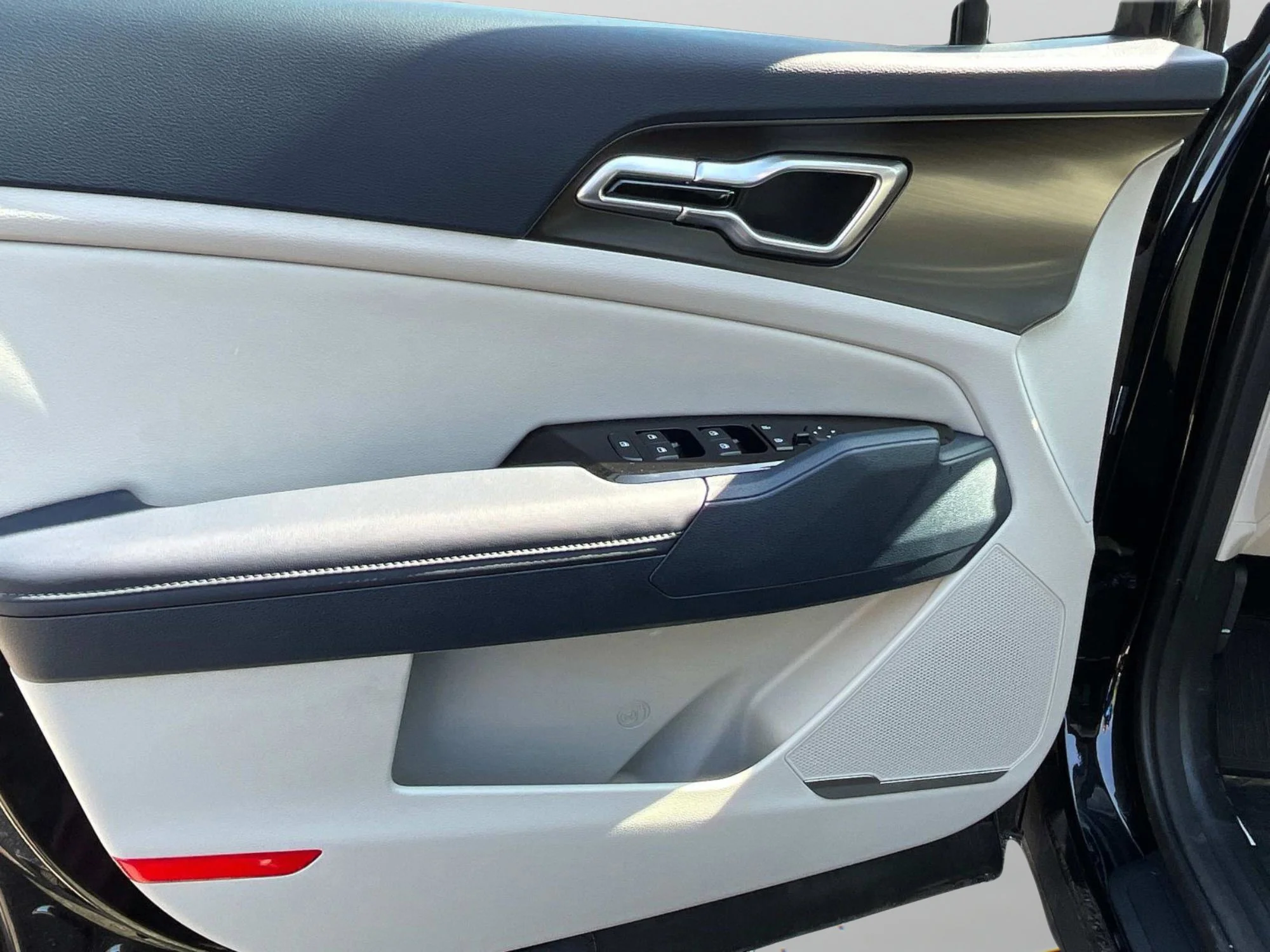 2025 Kia Sportage EX Hybrid - Photo 28