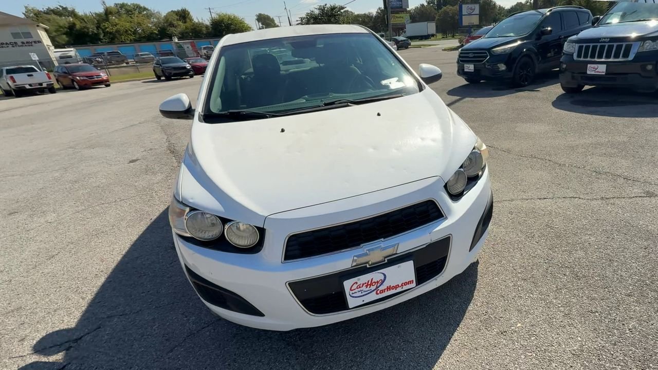 2012 Chevrolet Sonic LT photo 2