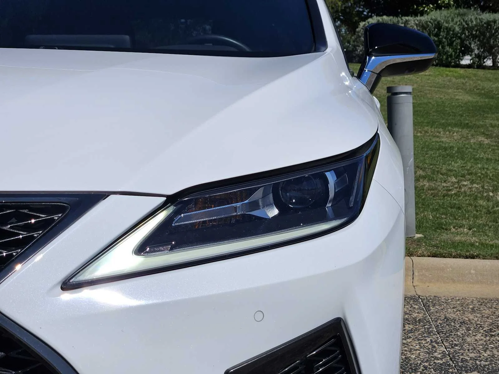 Certified Used 2022 ULTRA WHITE Lexus F SPORT Handling image 6