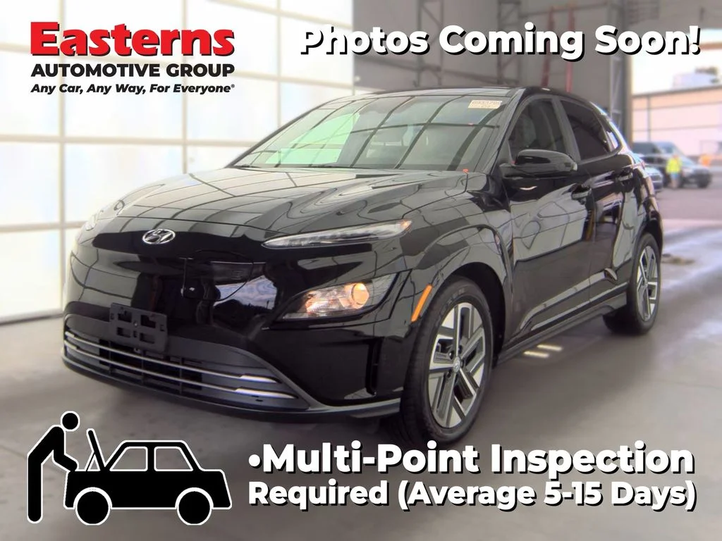 Used 2023 Black Hyundai SEL image 1