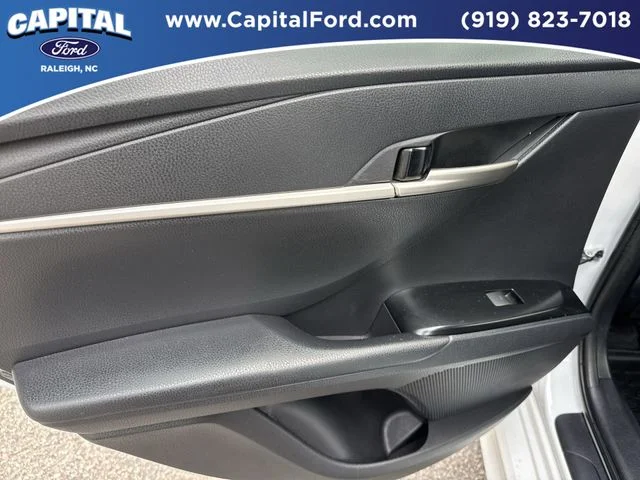 Used 2025 White Toyota SE image 17