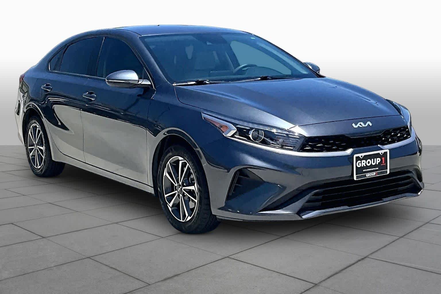 Used 2022 Gravity Gray Kia LXS image 3