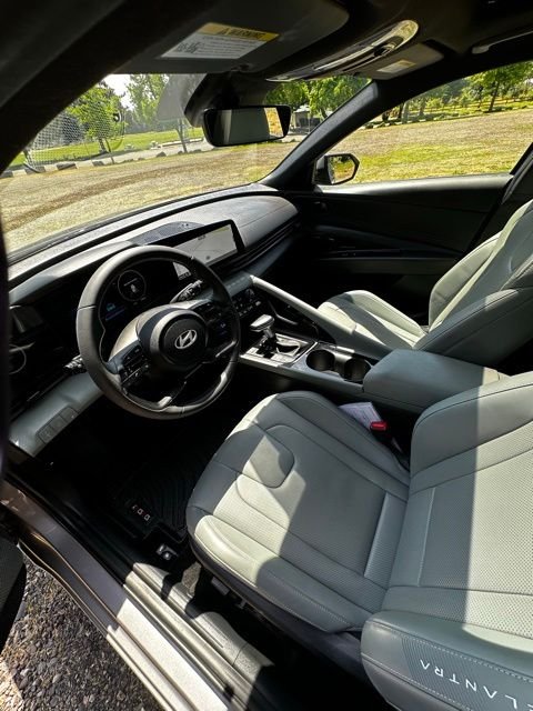 2024 Hyundai Elantra Limited - Photo 15