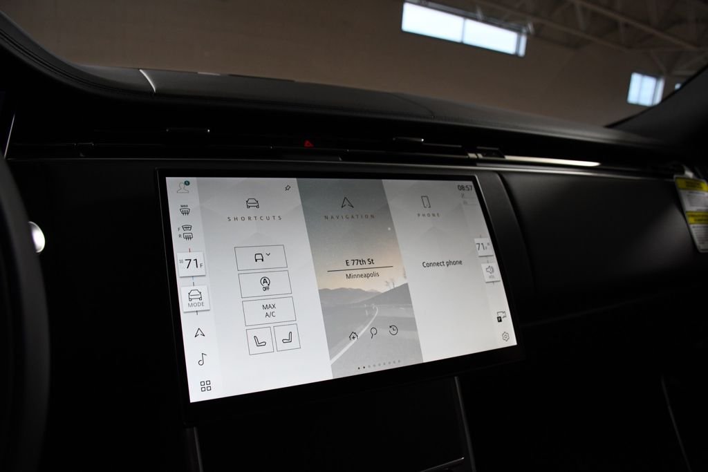 New 2026 Carpathian Gry Land Rover SE image 32