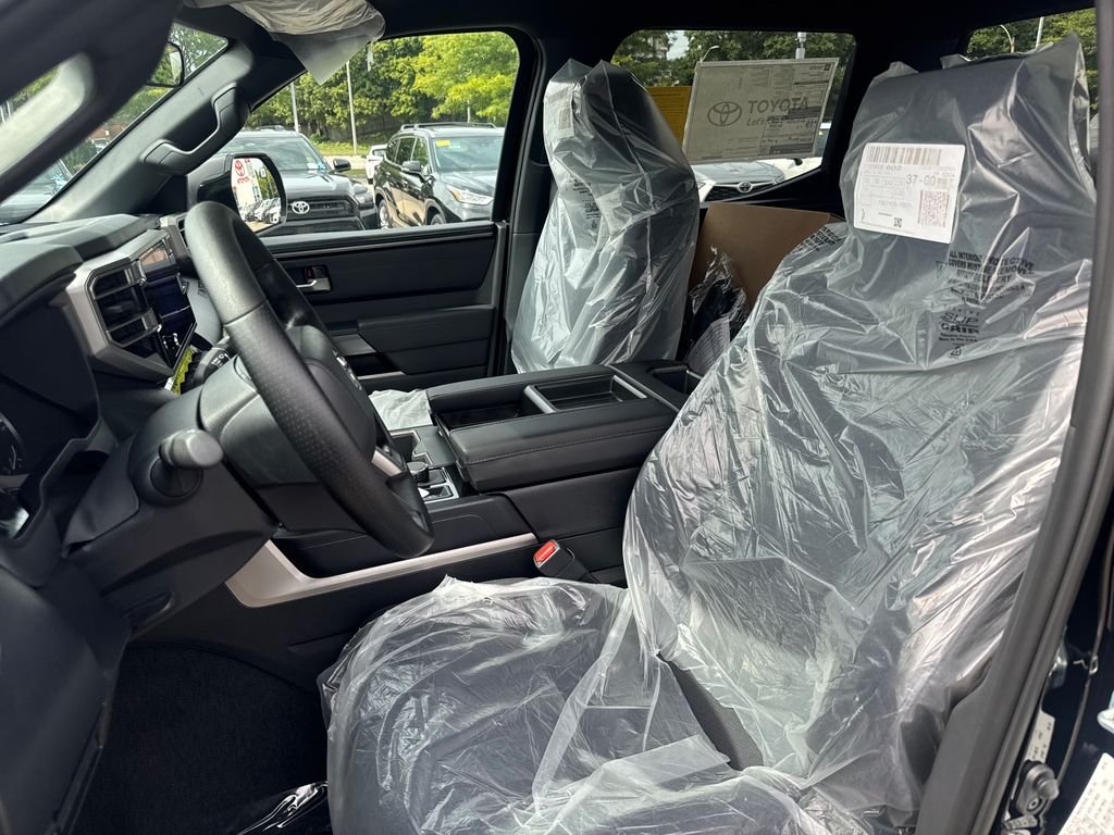 New 2026 Midnight Black Metallic Toyota SR5 image 16