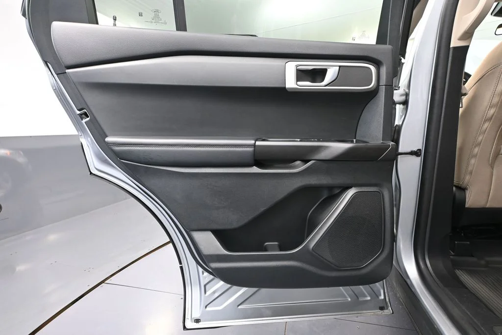 Used 2022 Silver Ford Base image 35