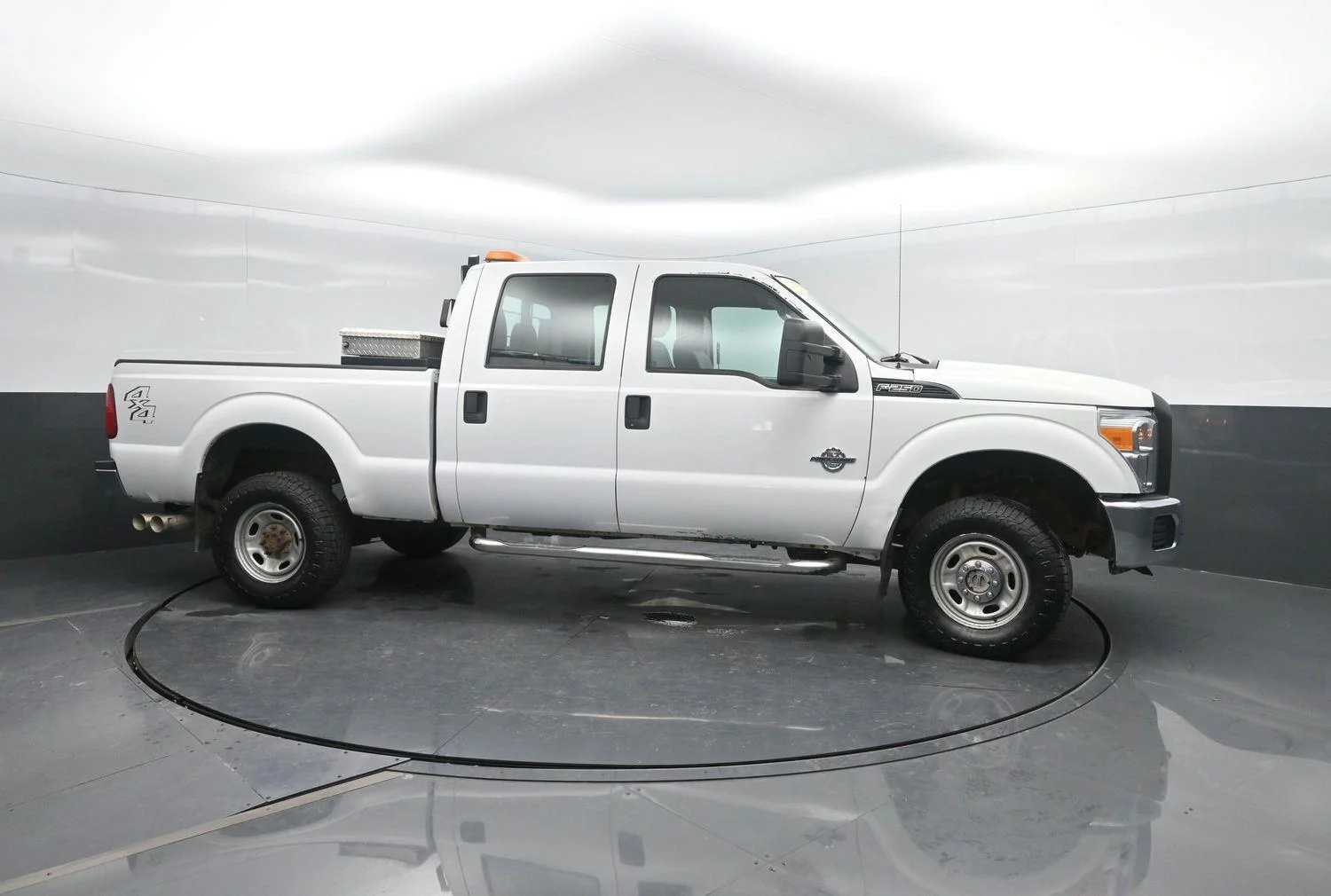 Used 2015 Oxford White Ford XL image 3