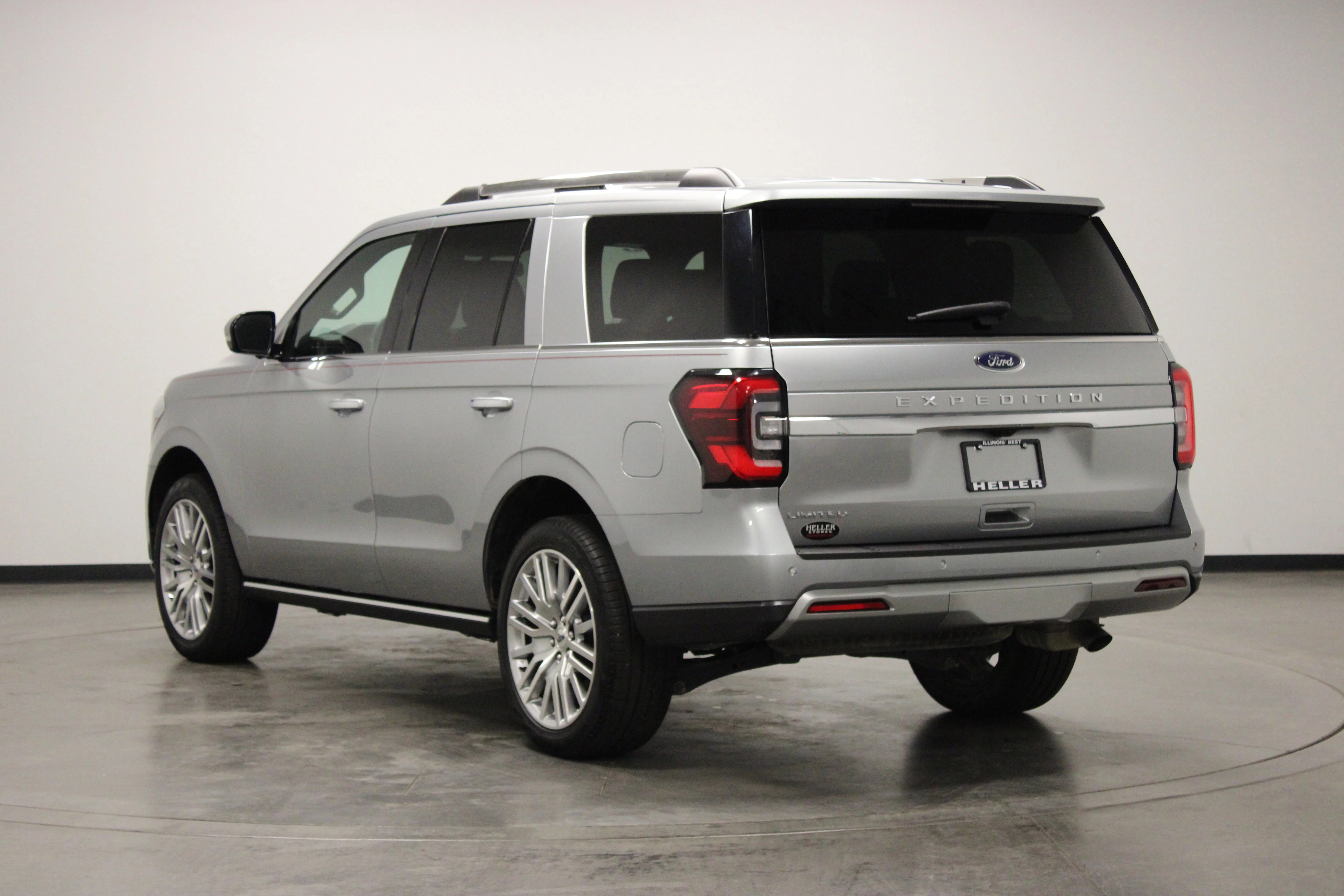Used 2024 Silver Metallic Ford Limited image 6