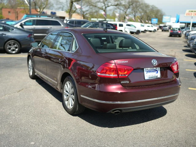 Used 2012 Red Volkswagen SEL image 5