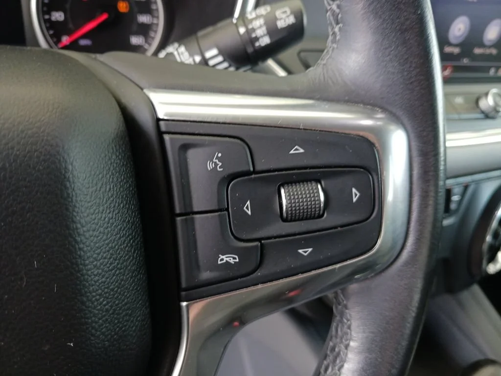 Used 2019 GRAPHITE METALLIC Chevrolet  image 32
